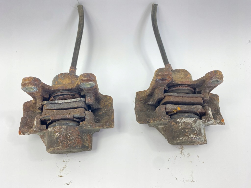 Суппорты тормозные тормоза задние задний  комплект  правый левый тормозные колодки mercedes w124 с Разборки