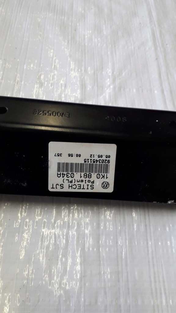 фото №14, Кронштейн сиденье правое vw golf v plus 1k0881034a