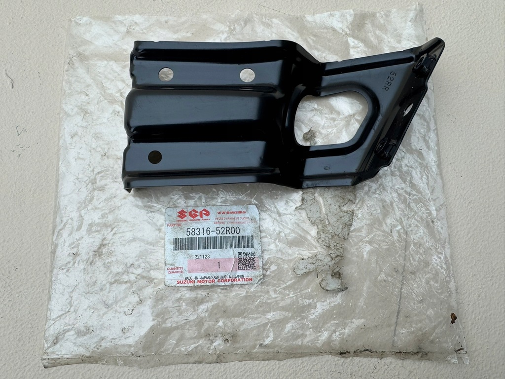 фото №10, Suzuki swift vi 6 17r- кронштейн кронштейн крыла правый перед 58316-52r00