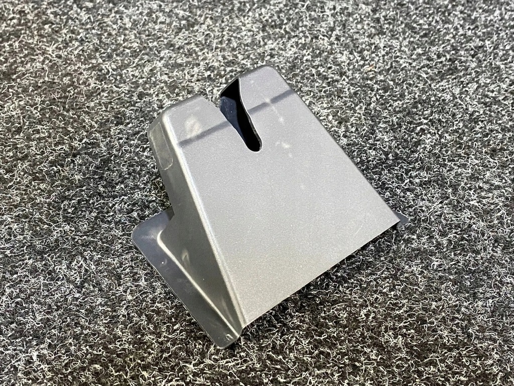 фото №1, Volvo xc40 захист замка кришки багажника 31349975