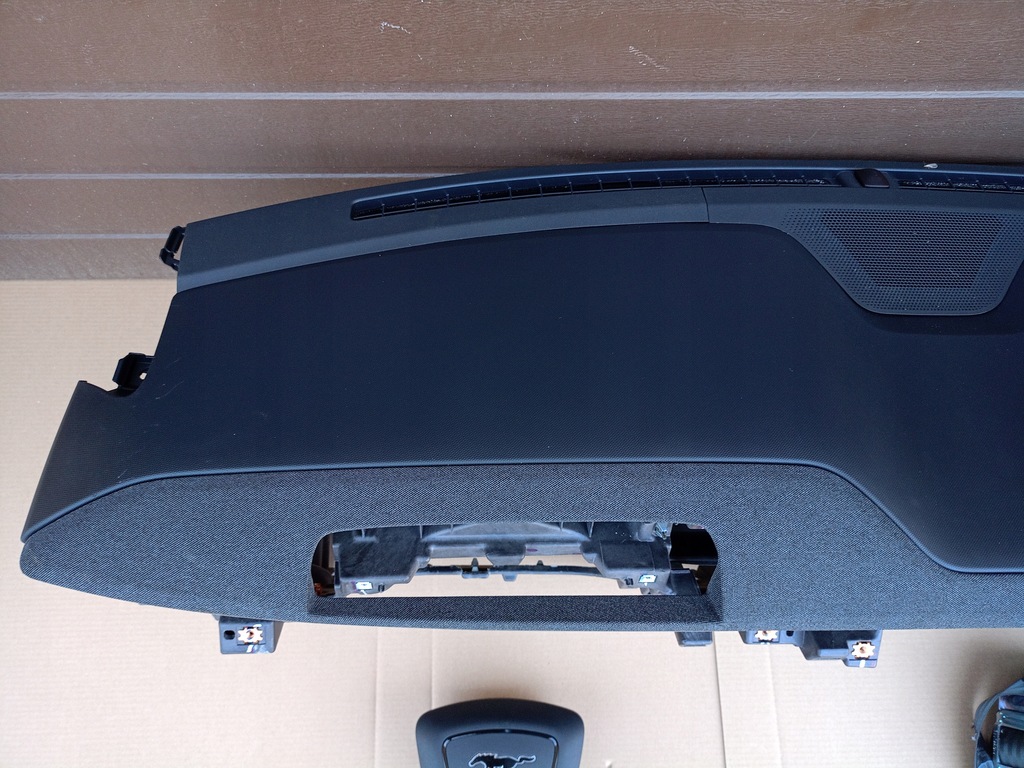 фото №9, Приборная панель консоль air bag ford mustang mach-e демонтаж