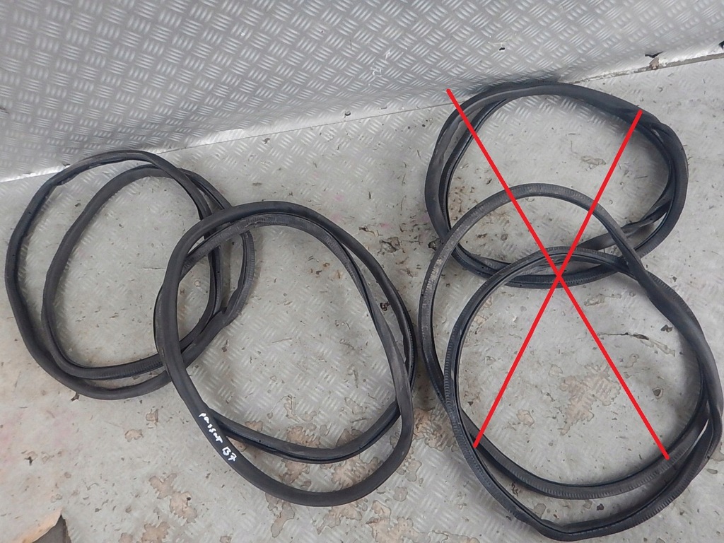 фото №1, Vw passat b7 kombi прокладка навколо двері задня