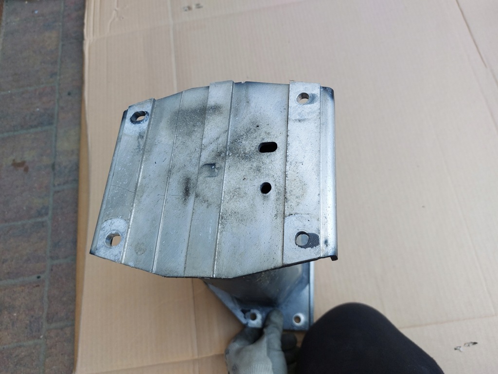 фото №8, Зона деформації ліва права перед aston martin vantage 17r 6g33-v17n800-ba