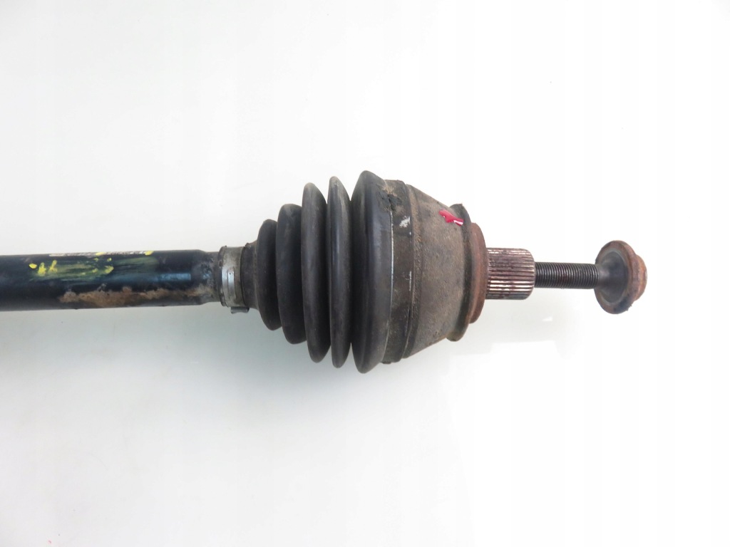 Приводной вал правый  передняя audi a6 c6 3.0 tdi 4f0407272j Недорого