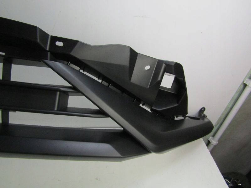 Juke f16 решітка решітка  накладка бампера перед Недорого