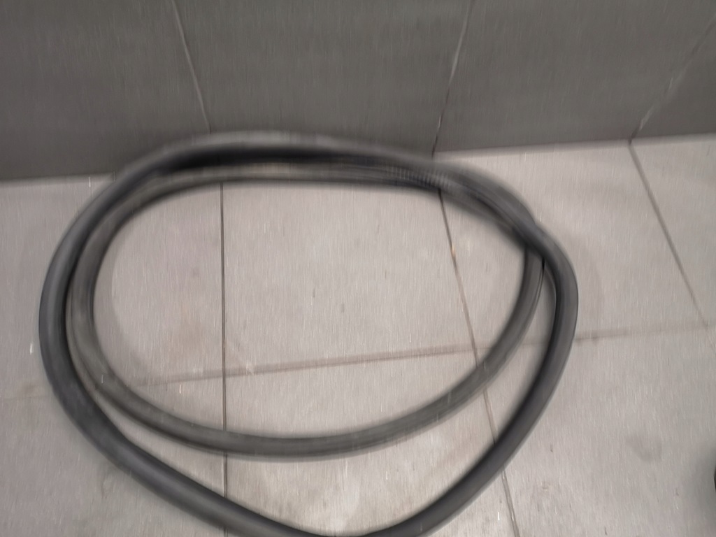 фото №1, Прокладка дверь правый задняя audi a6 c5 avant