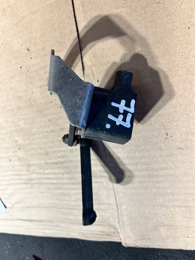 81 77 bmw mini датчик выравнивание света 6777908 с Разборки