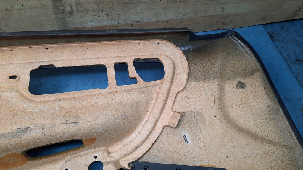 фото №15, Обивка дверь правый перед volvo s60 v70 ii 00-04