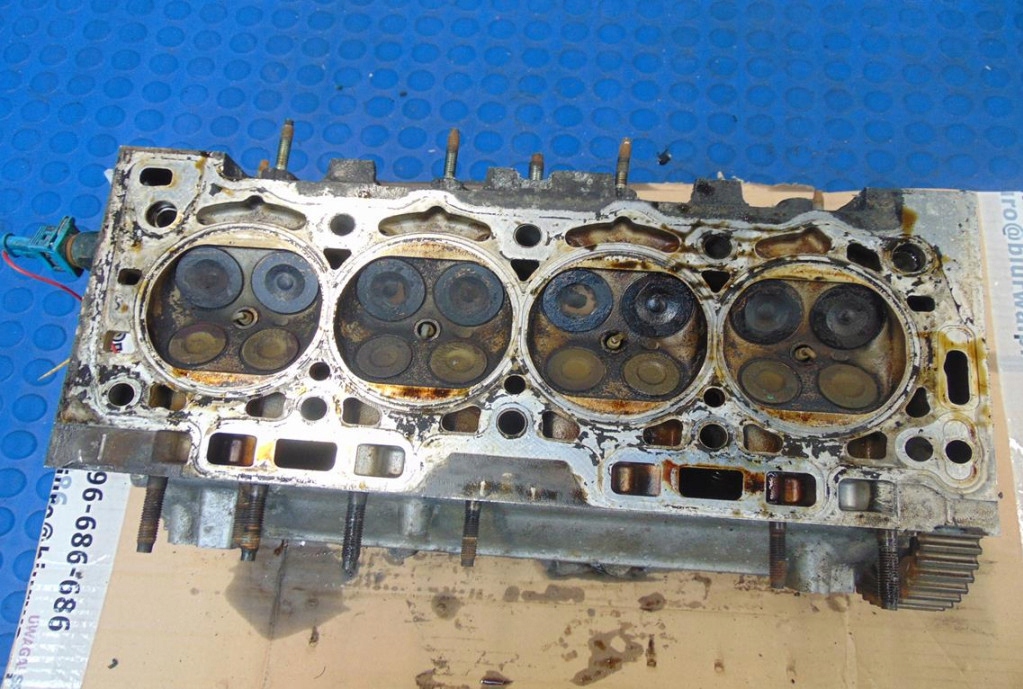 фото №13, Peugeot 407 1.6 16v головка двигателя 9636076010