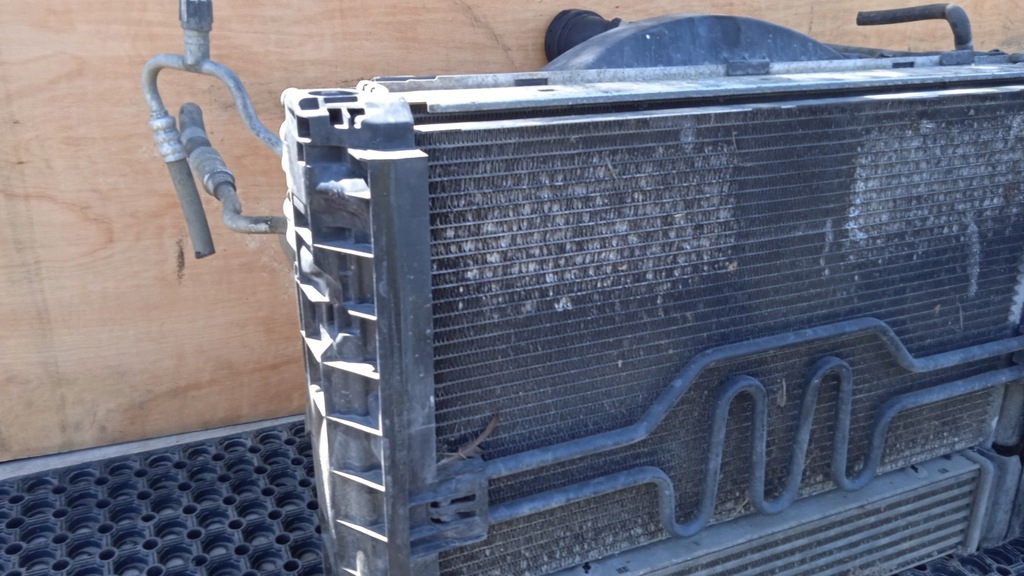 фото №7, Bmw e91 e90 2.0d радіатор вентилятор комплект