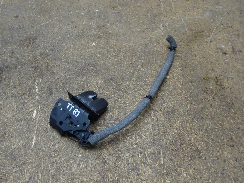 фото №8, Audi tt 8j 06-14 замок крышки задняя задний багажника 8j0827520 8p4827505c