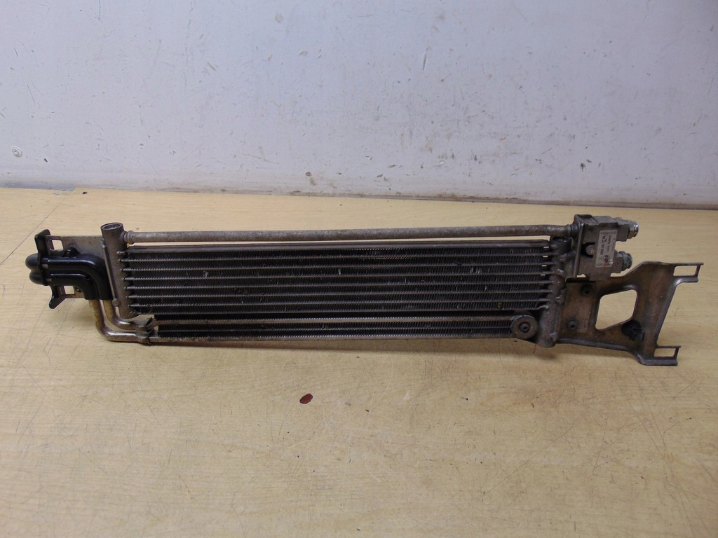 фото №8, Радиатор масла mercedes w204 w212 a2045001001