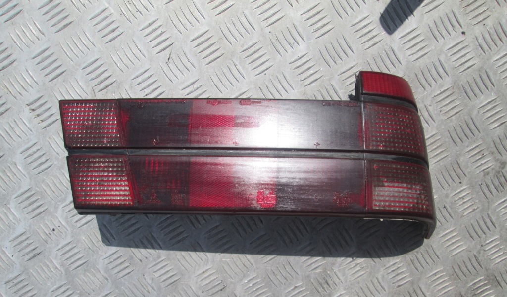 фото №1, Лампа задняя задняя правая alfa romeo 75 161684201200