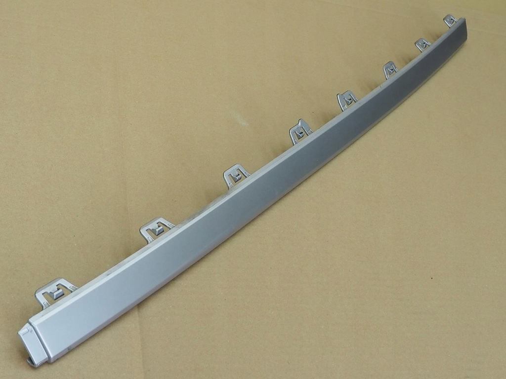 фото №10, Audi q2 81a 16- молдинг середня бампера задня