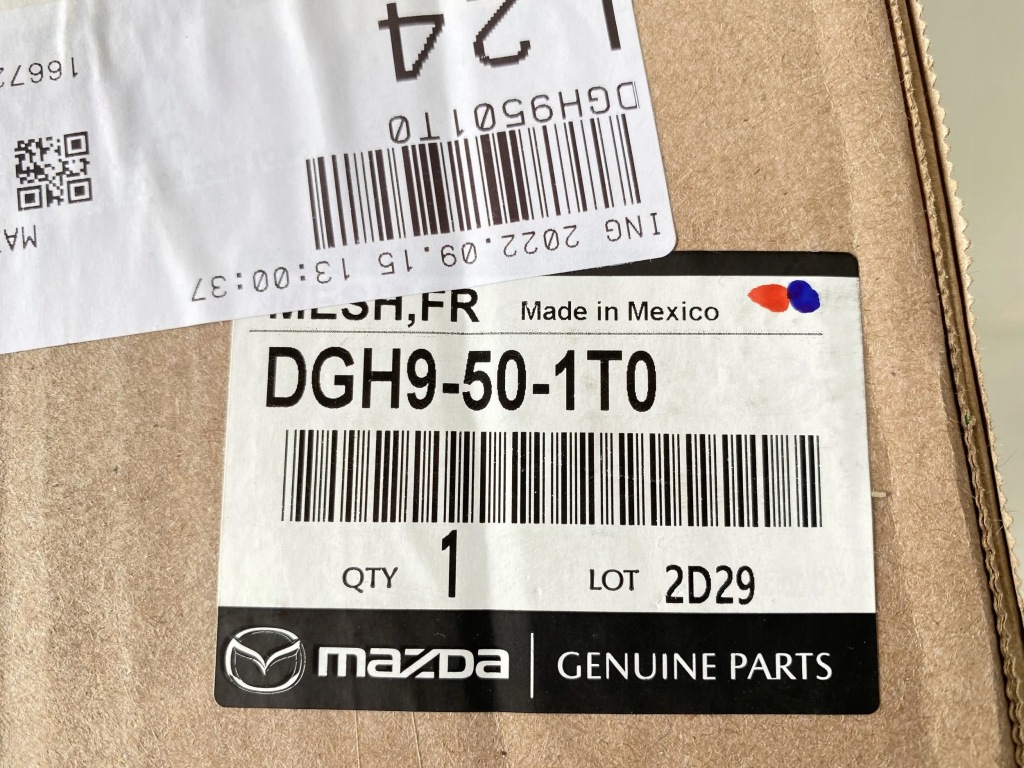 Mazda cx-30 2019 з передній решітка, заглушки Доставка