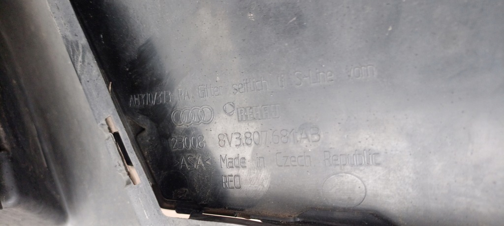 Бампер перед передний audi a3 8v s-line lift 16-2rok 8v3807437 8v3853651aa Киев