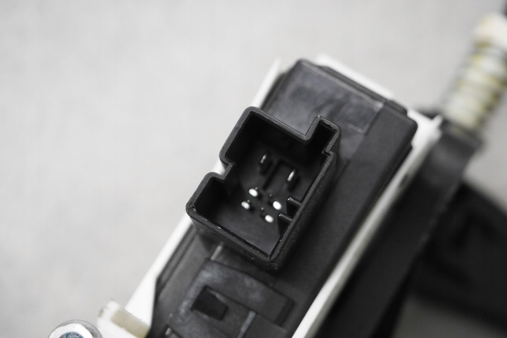 фото №6, Механизм моторчик шторка багажника audi q7 sq7