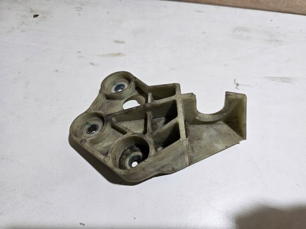 фото №1, 8200490674 кронштейн троси передач автоматична коробка передач renault scenic ii