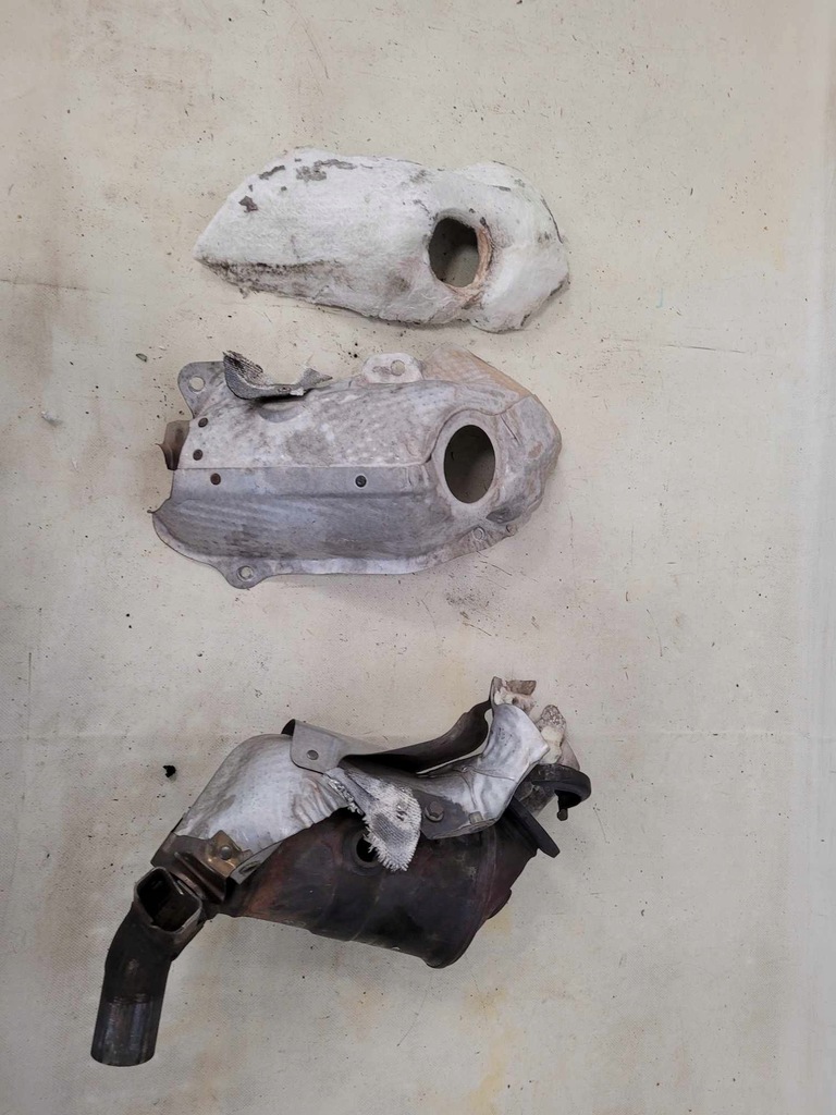 фото №1, Катализатор bmw i3 7649188