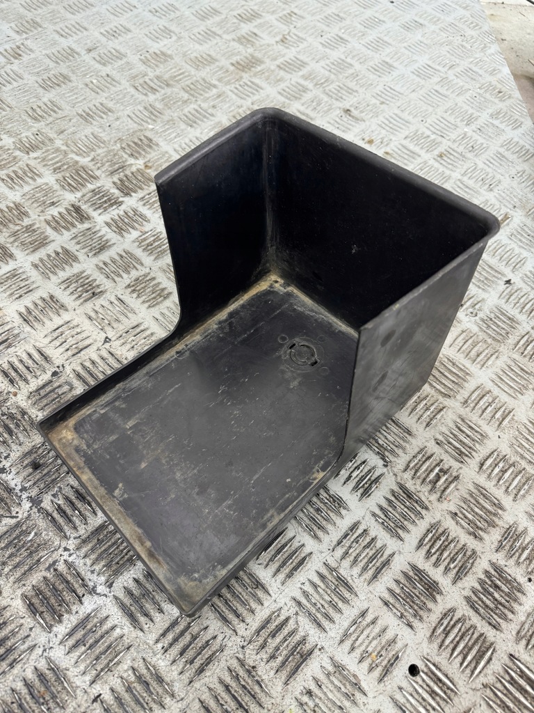 фото №1, Основание аккумулятор mitsubishi pajero ii