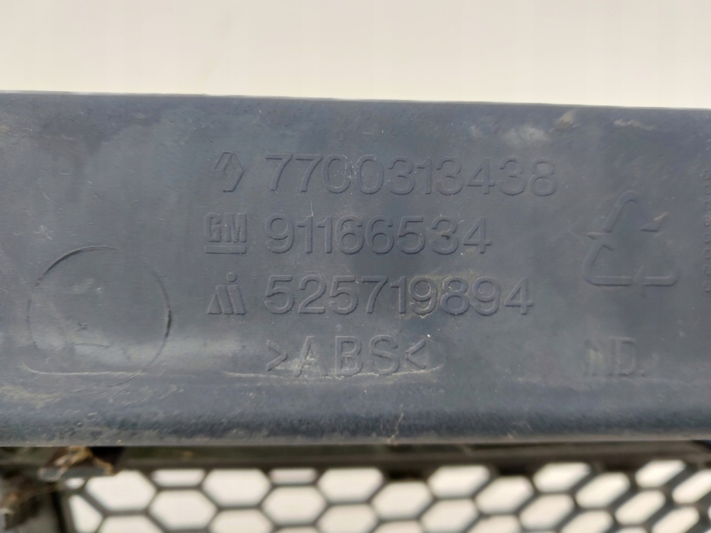 Решітка  решітка радіатора 7700313438 renault trafic 2 Недорого