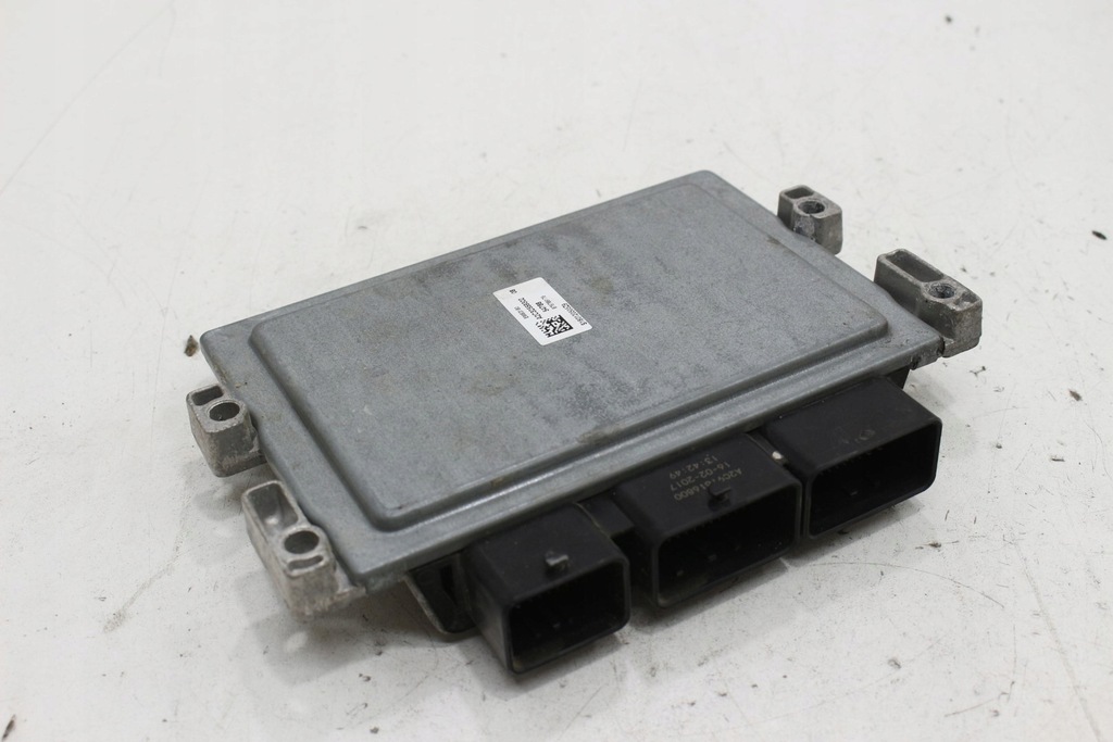 фото №9, Бортовой компьютер блок управления 237d40207r zoe