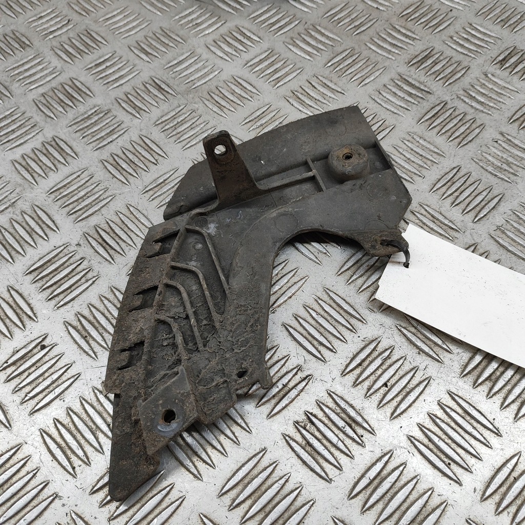 фото №5, Volkswagen passat b8 2016 левая сторона брызговики задние