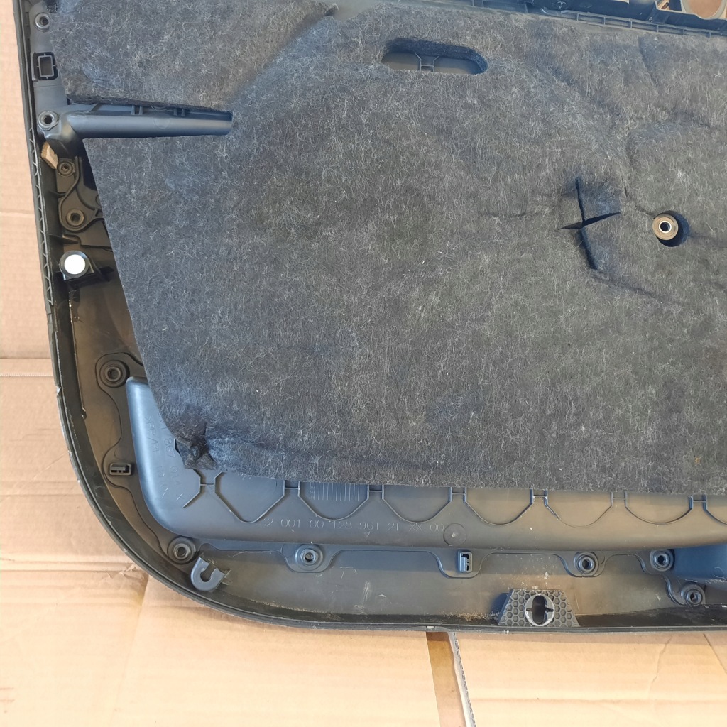 Skoda fabia 3 hb обшивка дверь правый перед 6v1867014j Недорого