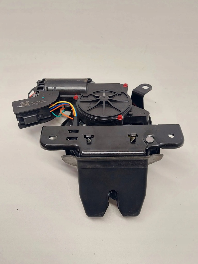 Купить 2022 замок крышки багажника tesla model 3 1500604