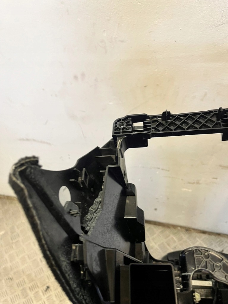 фото №16, Підлокітник бардачок тунель mercedes w213 cls w257 a2136802601