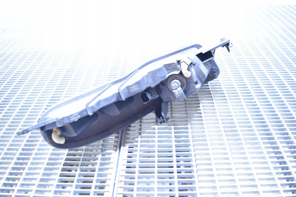 Citroen c3 2019 перед сторона ліва фара led до рух dziennej Недорого