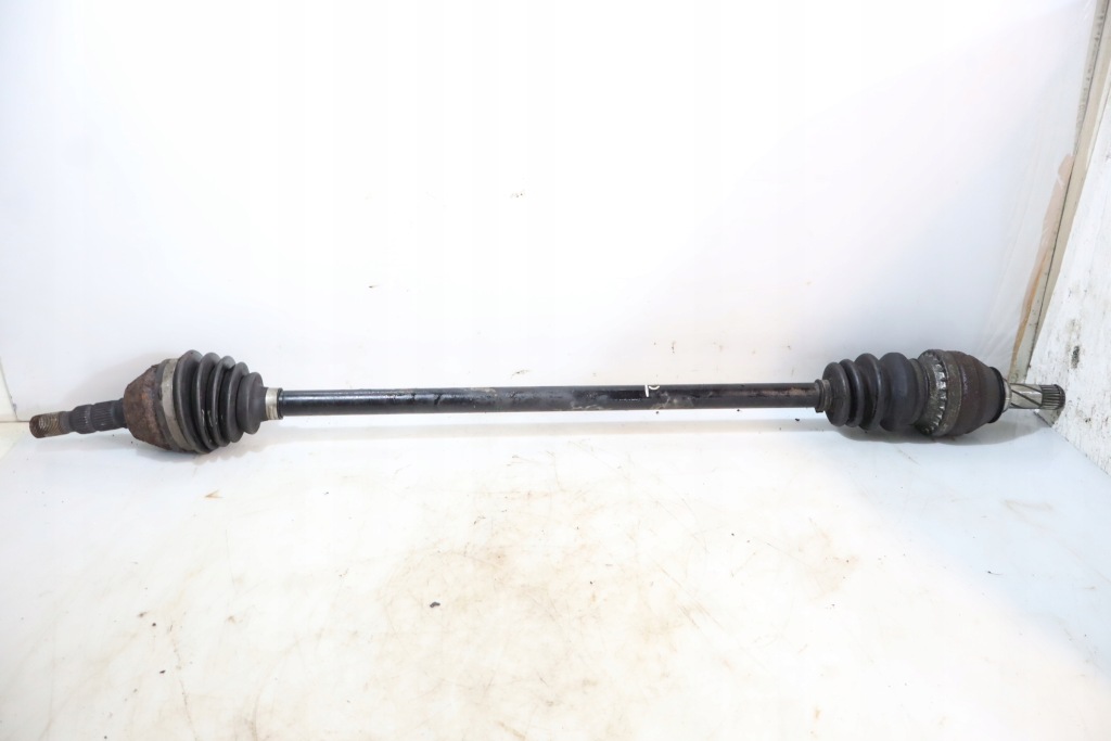 Купити Привідний вал правий перед opel astra h 1.6