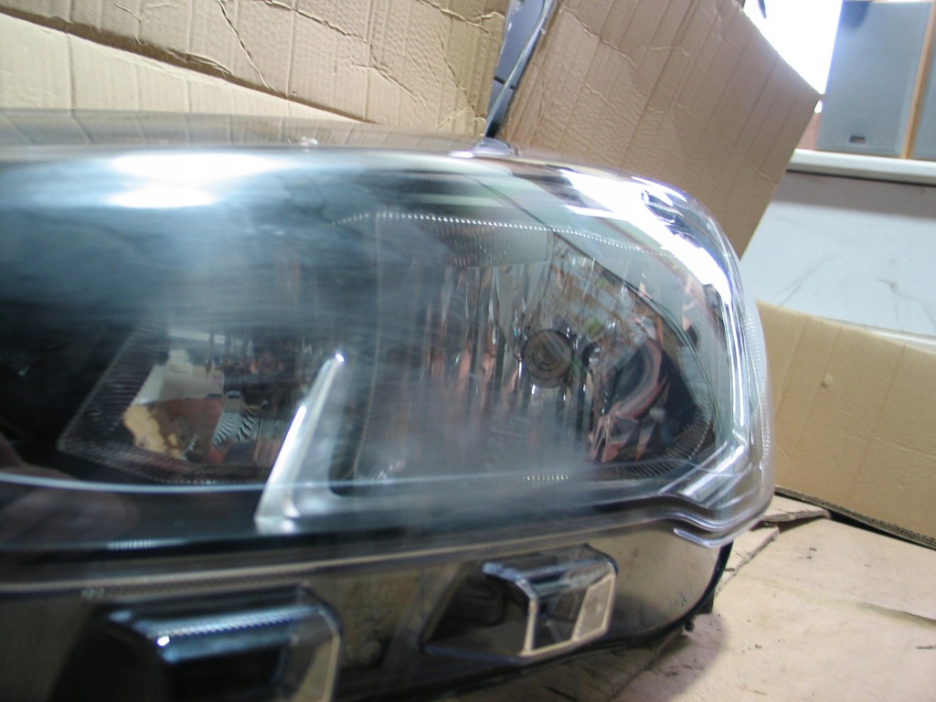 фото №16, Лампа перед ford focus mk4 black 18- led europa