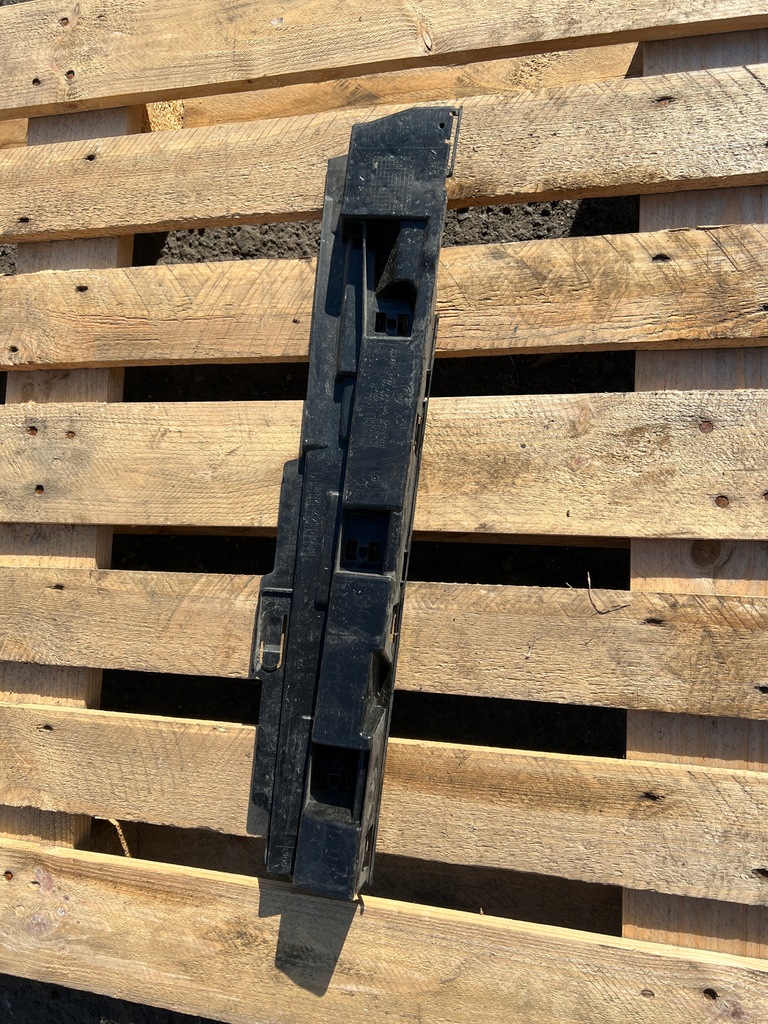 фото №1, Bmw f30 f31 напрямна кронштейн поріг праве