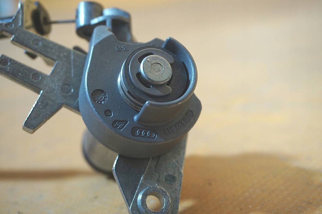 фото №8, Audi s5 8t cabrio замок кришки задня вкладка замка 4f5827505d / 8f0827573