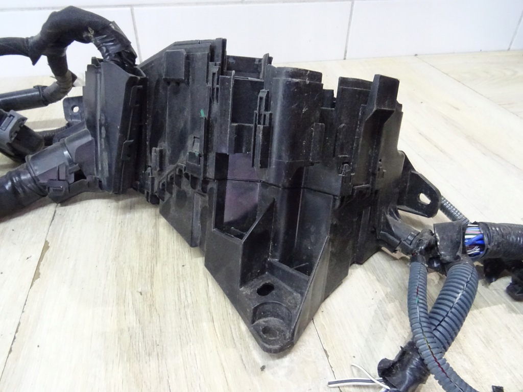 фото №15, Джгут електропроводка запобіжників + коробка auris full hybrid