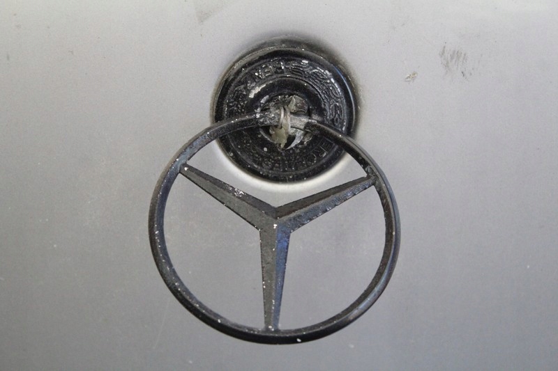 фото №4, Капот крышка двигателя серебристая mercedes c-klasa w203 00-04