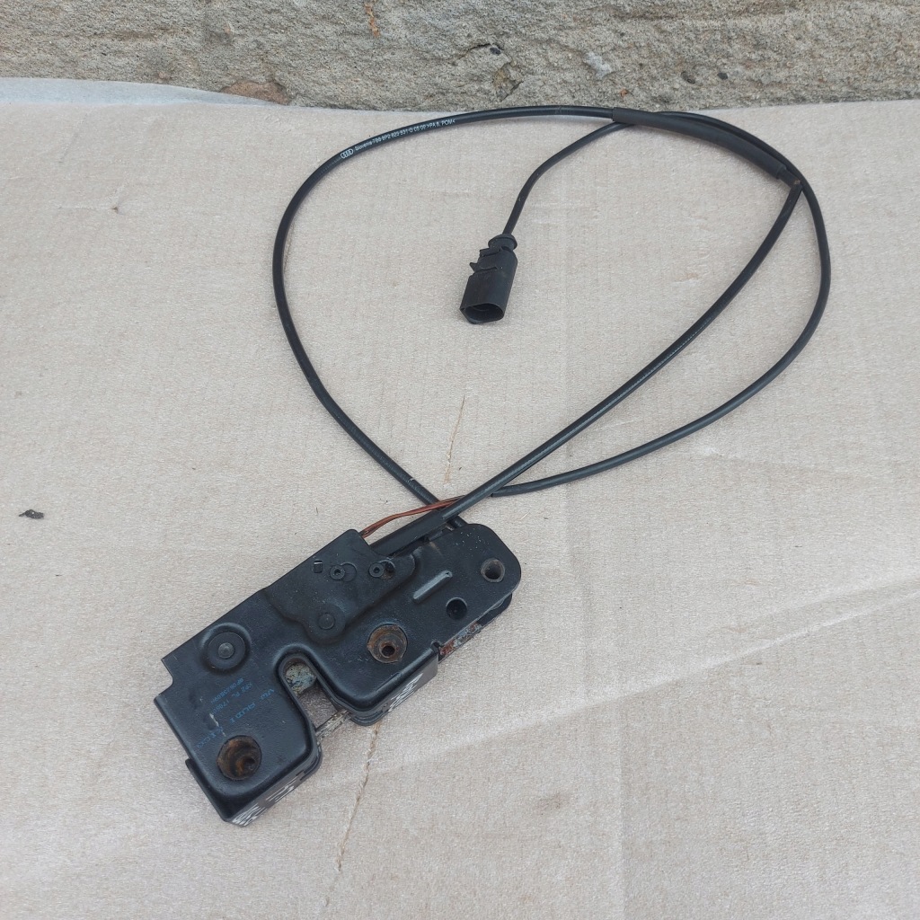 фото №6, Замок капот засов audi a3 8p lift 8p0823509h