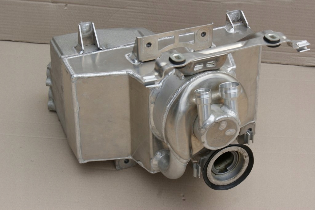 фото №3, Audi r8 4s cspa радиатор масла 4s0115373b