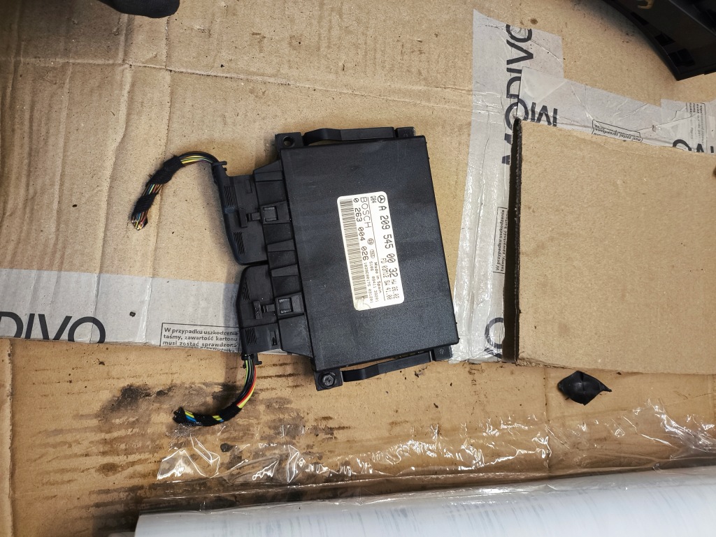 Купити Mercedes w209 модуль pdc mercedes-benz a2095450032 ?