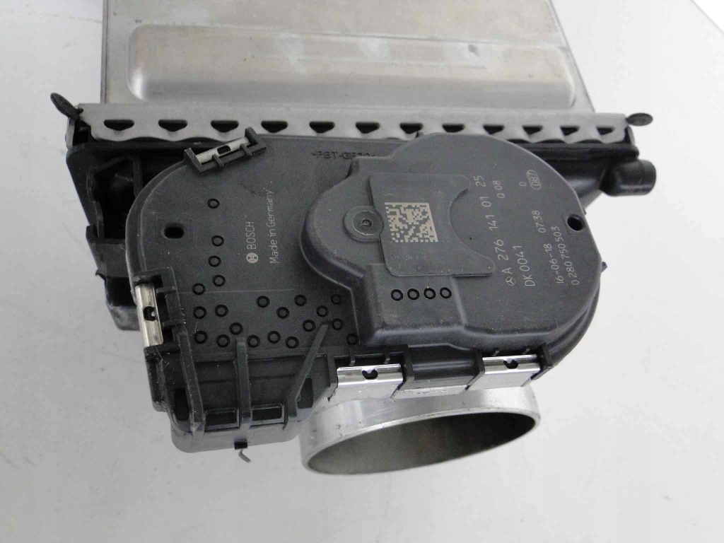 Mercedes радиатор интеркулер правый  m176 m177 Киев