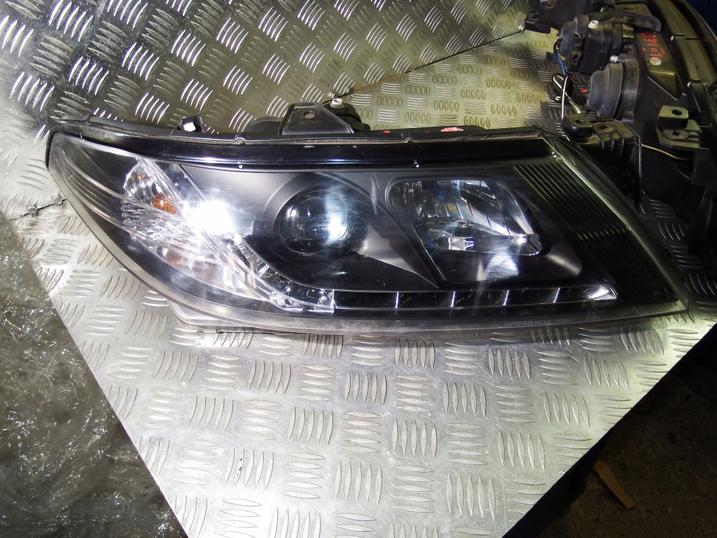 Ліхтарі  передні правий лівий перед sonar daylight led renault laguna 2 Доставка