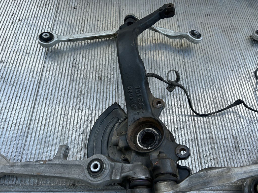 фото №12, Поворотный кулак левая правая перед audi a6 c5 allroad комплект