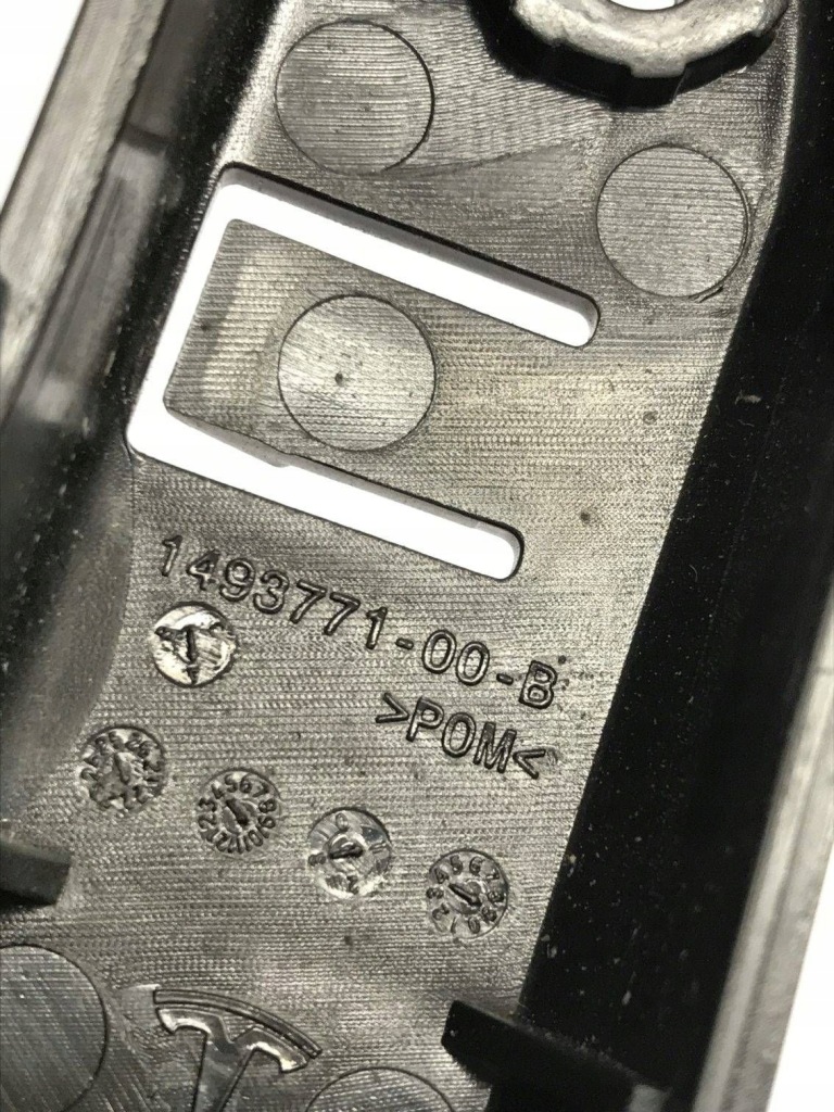 Tesla model y 2021 правий кронштейн / кронштейн бампера передній 149377100b Недорого