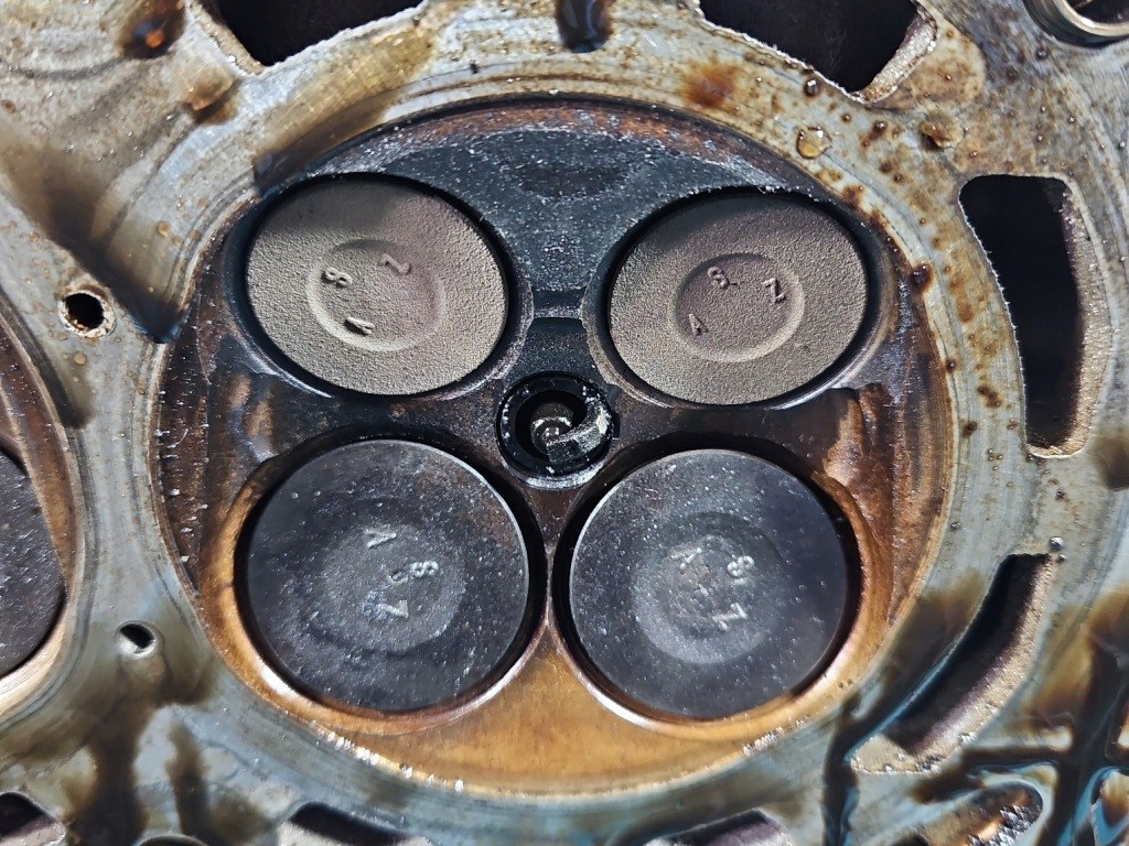 Головка валы комплект  toyota corolla e12 3zz 1.6 vvti Оригинал