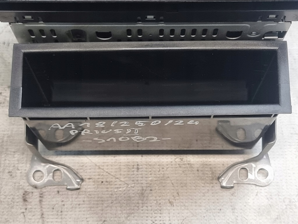 фото №8, Радиопроигрыватель бардачок оригинальный номер 86120-47220 toyota prius ii 08r