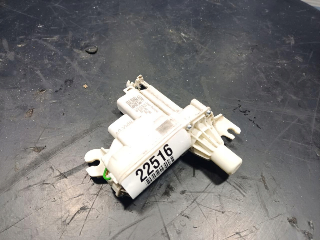 фото №1, Audi a6 c8 avant доводчик двері правий перед 4n0837060