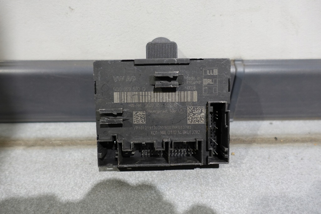 фото №1, Блок керування модуль двері volkswagen оригінальний номер 5q0959592d