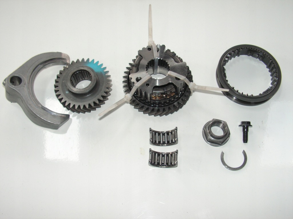 фото №1, Rav4 iii 2,0 16v коробка передач п'ятий передача ideał 2006--