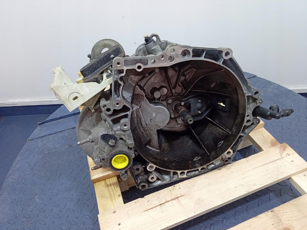 Citroen c4 1 рестайлінг  08- коробка передач передач механічна 20dm75 dv6ated4 Зі Шроту